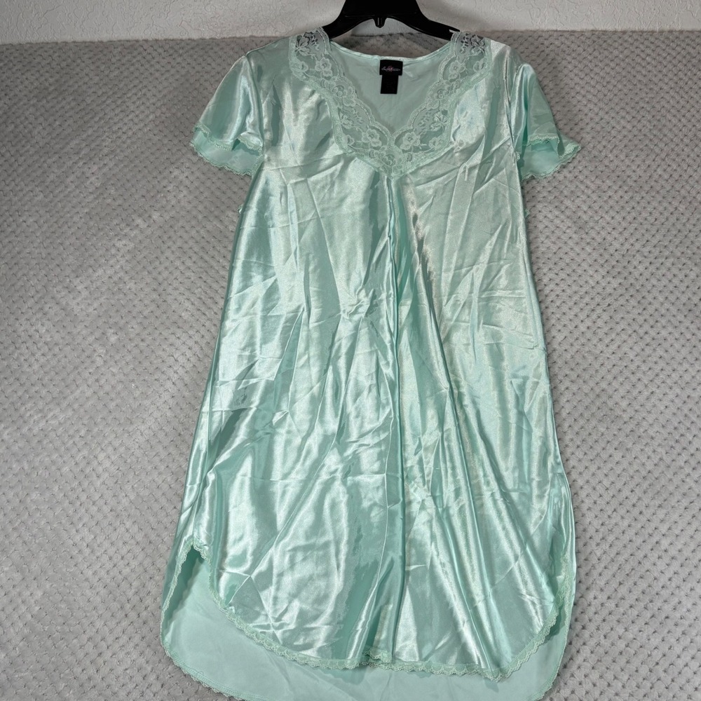 Vintage Y2K lace, silky, nightgown size large women's
